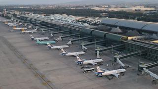 Yangın nedeniyle uçuşlar iptal edildi