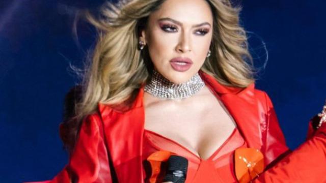 Cesur sahne kostümleri eleştiriliyordu! Hadise bu defa şaşırttı! 'Yine seksiyim' 