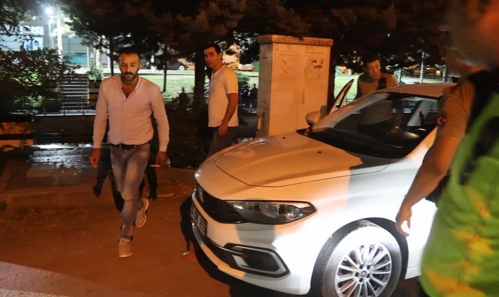 Ehliyetsiz alkollü mahkûm polislere yalvarmaktan yoruldu ama sonuç değişmedi: 32 bin lira ceza kesildi G3