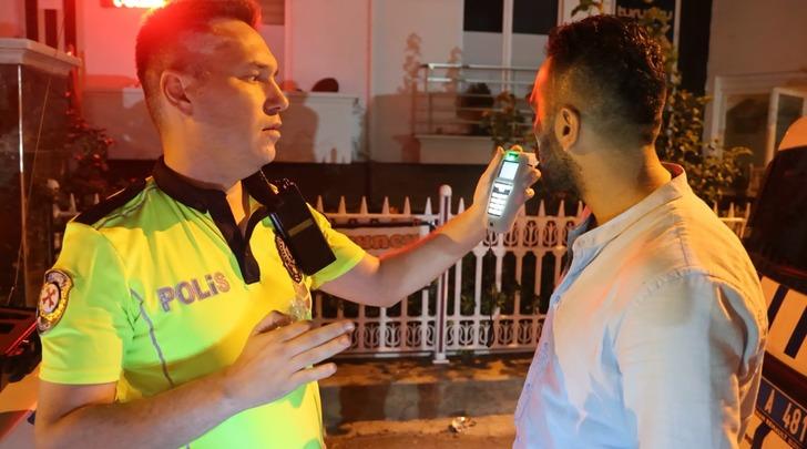 Ehliyetsiz alkollü mahkûm polislere yalvarmaktan yoruldu ama sonuç değişmedi: 32 bin lira ceza kesildi G4