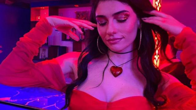 İnci Taneleri'nin Dilber'i Hazar Ergüçlü sokak tarzıyla dillere düştü! Bir bakan bir daha baktı 