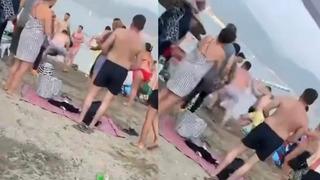 Plajda taciz iddiasıyla darp edildi! O anlar kameraya yansıdı