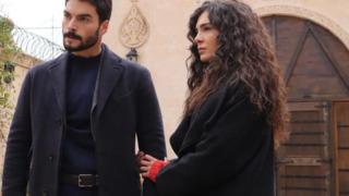 Akın Akınözü'nün anne acısı! Oyuncu Özlem Akınözü hayatını kaybetti