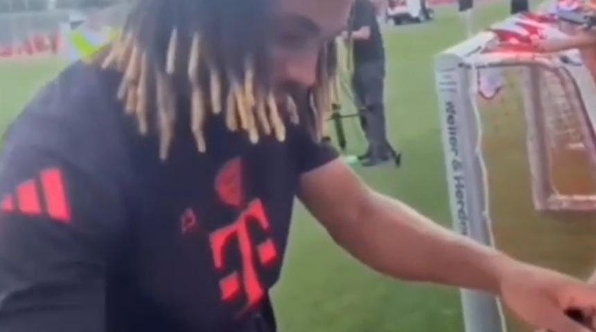 Taraftar 'Galatasaray'a geri dön' dedi! Sacha Boey'in yanıtı Sarı-Kırmızılılar'ı çok kızdırdı