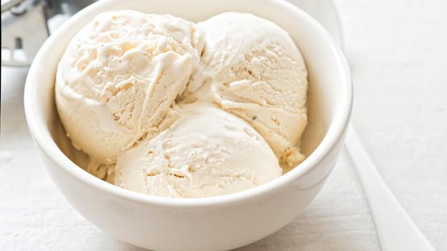 Evde beyaz çikolatalı dondurma tarifi: Evde beyaz çikolatalı dondurma nasıl yapılır?