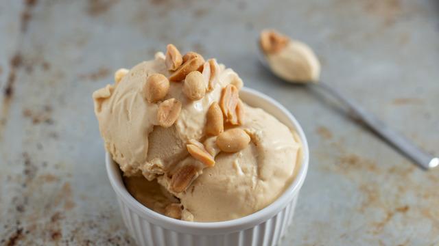 Evde fıstık ezmeli çikolatalı dondurma tarifi: Evde fıstık ezmeli çikolatalı dondurma nasıl yapılır?