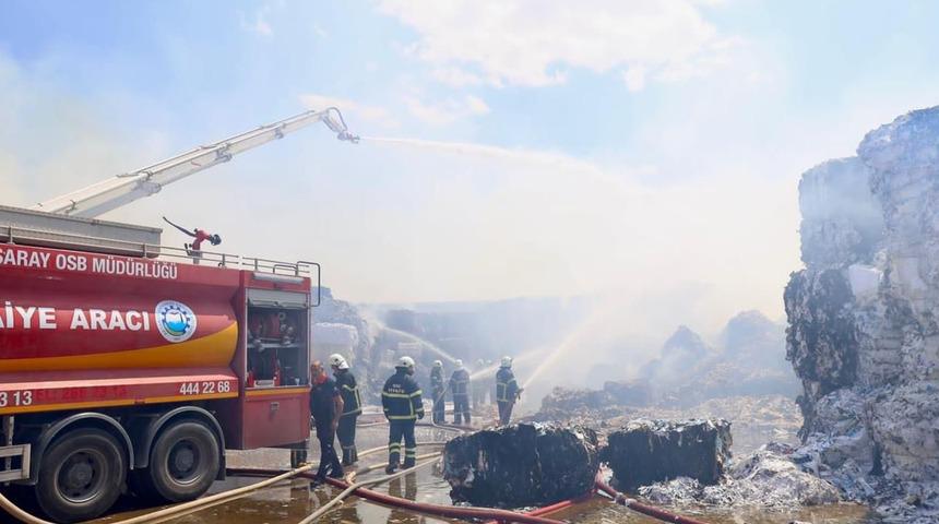 Aksaray'da kağıt fabrikasında yangın!