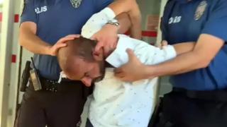 Umumi tuvalette küçük çocuğa yaptığını duyanlar koşup dövmeye geldi: İstanbul'da taciz iddiasına meydan dayağı!