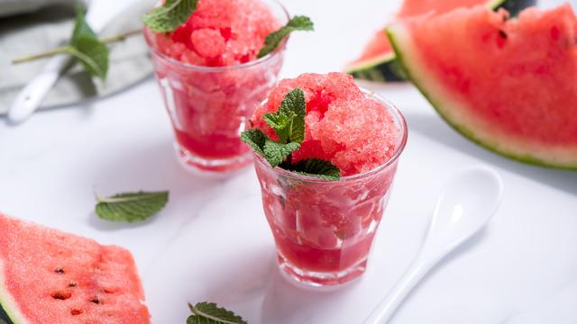 Evde karpuz sorbe tarifi: Evde karpuz sorbe nasıl yapılır?