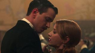 Hazal Kaya ve Selahattin Paşalı'nın kızlarının pozuna yorum yağdı! Bu kadar benzemeleri şaka mı?