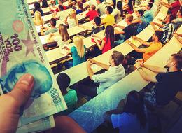 Devlet okulu kazanan çocuklarınıza teşekkür edin! Özel üniversitelerde fiyatlar uçtu, şaka değil gerçek kayıt ücreti 1 milyon TL!