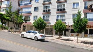 Küfür etmemeleri için uyardı... Evini kurşunlayıp taş yağmuruna tuttular