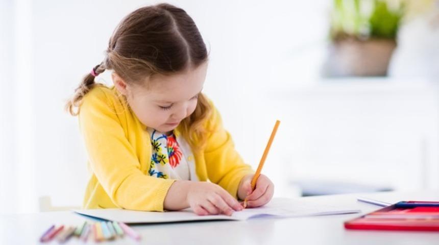 Çocuğunuz sol elini kullanıyorsa dikkat!