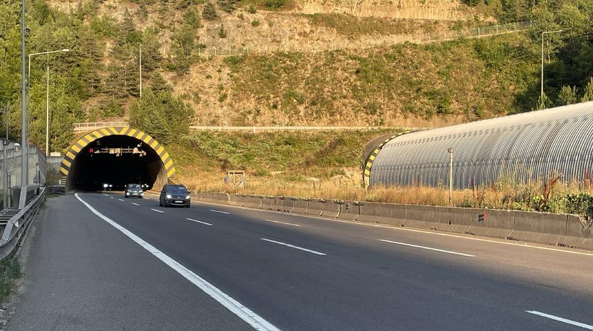 Bolu Dağı Tüneli'nde çalışma:  İstanbul istikameti yarından itibaren trafiğe kapatılacak