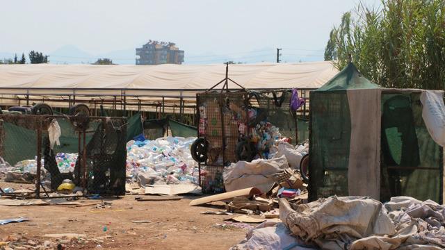 Çöpten çıkanlar akıllara durgunluk verdi! Altın, dolar... 'Sektör çok büyük' deyip açıkladı: İkinci el pazarı bile var