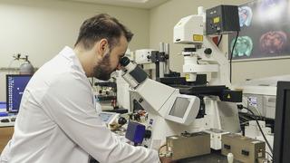 Hem tıp hem mühendislik okuyan doktorun başarısı görenlere ilham oldu