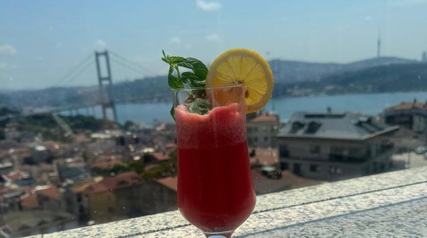 Serinleten lezzet: Diyetisyenden yaza özel sağlıklı smoothie tarifleri!