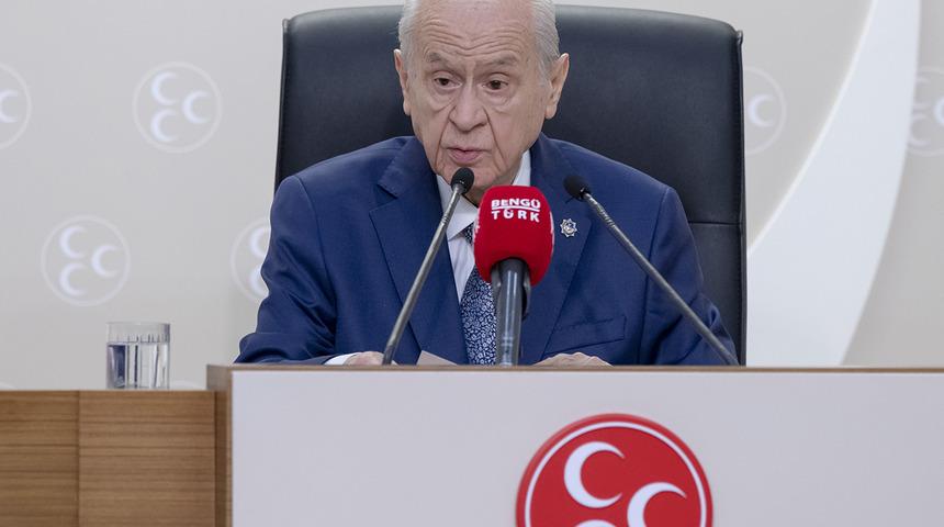 Devlet Bah&ccedil;eli'nin 154 isimlik liste &ccedil;ıkışı g&uuml;ndem oldu! Murat Yetkin 22 yıl &ouml;nceki anısını paylaşıp a&ccedil;ıkladı: 'Bu isimlerin tek bir ortak &ouml;zelliği var'