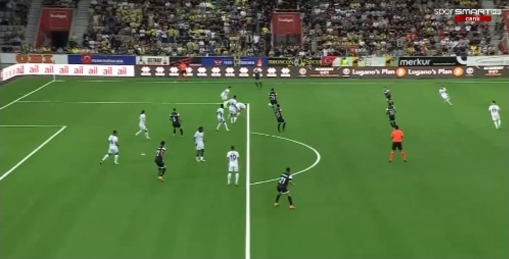 Lugano-Fenerbahçe maçının başında büyük hata! Top ağlara gitti, maçın spikeri bile şaşırdı... G3