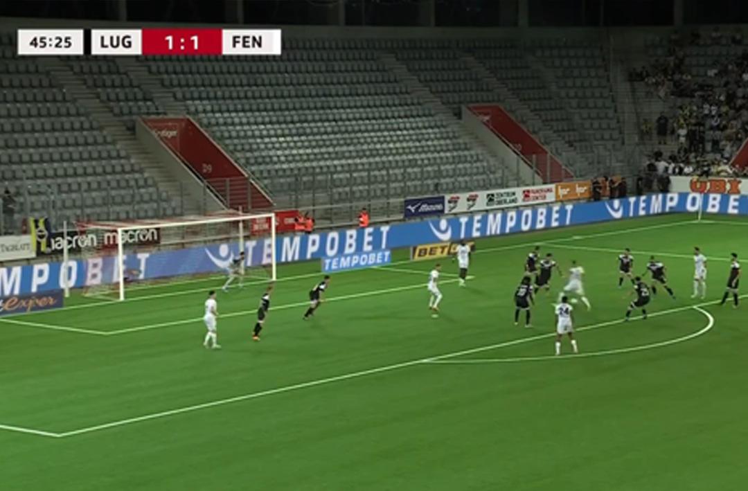 Fenerbah&ccedil;e'de Dzeko'nun attığı gol kameralarda zor g&ouml;z&uuml;kt&uuml;! Sosyal medya yıkılıyor...