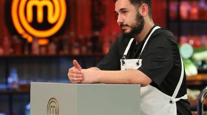 MasterChef Kıvanç Karadeniz'den olay sözler! "Beş para etmezsiniz"