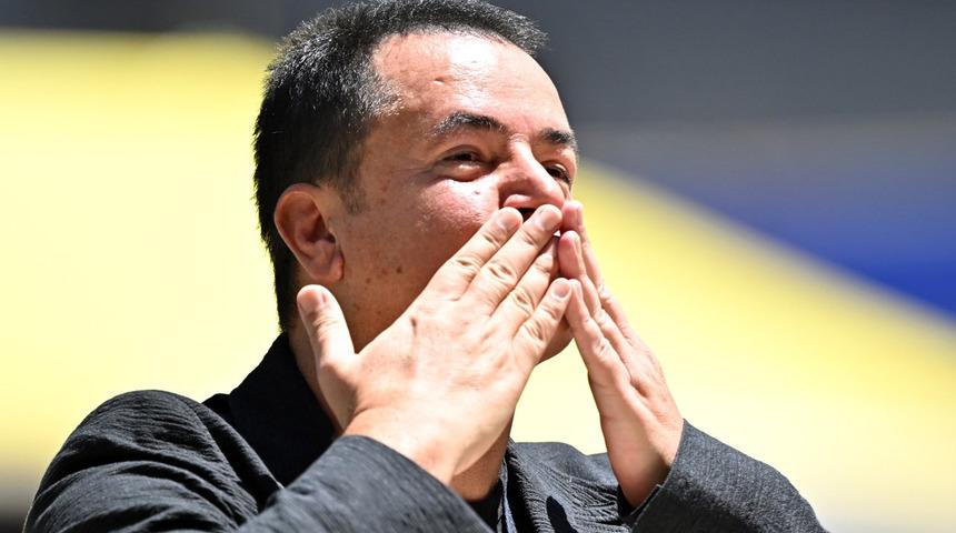 İmza töreninde Acun Ilıcalı'dan gövde gösterisi!