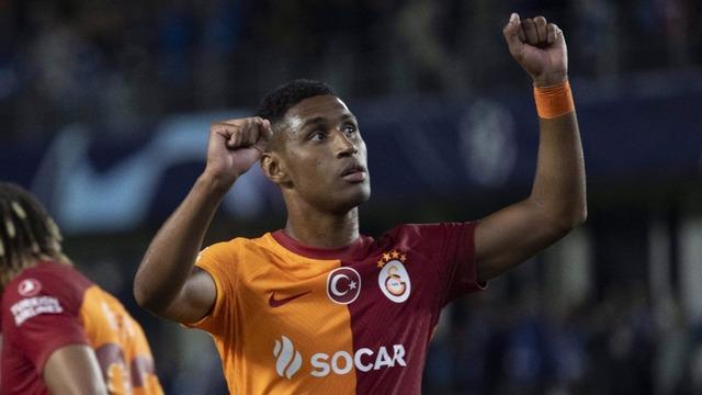 Galatasaray Kulübü, Brezilyalı futbolcusu Tete'nin Yunanistan'ın Panathinaikos takımına transfer olduğunu duyurdu. UEFA tarafından cezaya çarptırılan Tete transferinde doğan tutarın, Panathinaikos tarafından karşılanacağı ifade edildi. 640xauto