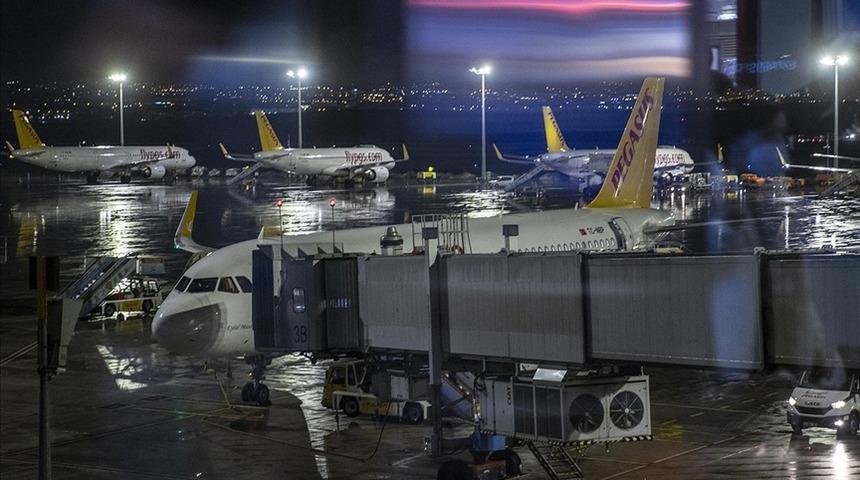 İstanbul'u yağışlı hava etkisi altına alacak! Sabiha Gökçen Havalimanı'nda uçuş azaltma kararı! AKOM'dan uyarı geldi