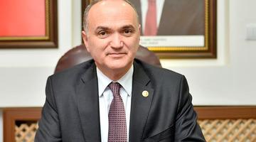 AK Partili D&uuml;zce Belediye Başkanı Faruk &Ouml;zl&uuml;'den sahipsiz hayvan a&ccedil;ıklaması! O maddeyi işaret etti: 'Yasa uygulanabilir değil'