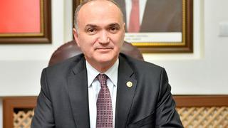 AK Partili Düzce Belediye Başkanı Faruk Özlü'den sahipsiz hayvan açıklaması! O maddeyi işaret etti: 'Yasa uygulanabilir değil'