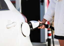 SON DAKİKA: Araç alacaklar dikkat! Resmi Gazete'de yayımlandı: Şarj edilebilir hibrit otomobillere ÖTV indirimi geldi! Dikkat çeken 70 kilometre detayı... 