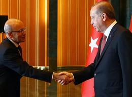 "En yakın arkadaşım" dediği Mehmet Şimşek'e veryansın etti: Tek yaptığı sağdan soldan para bulmak!