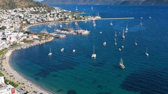 İnci kaşıkla servis ediliyor! Fiyatı 40 bin TL... Dünyaca ünlü lüks restoran Bakan Ersoy'un otelinde açıldı