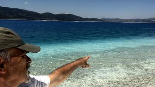 Turkuaz renkli Salda'da kirlilik alarmı! Beyaz adacıklar gitgide kararıyor... Dünya mirası için büyük tehlike!