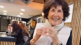 90 yaşındaki büyükanne ilk dövmesini yaptırdı! Seçimiyle herkesi şaşırttı