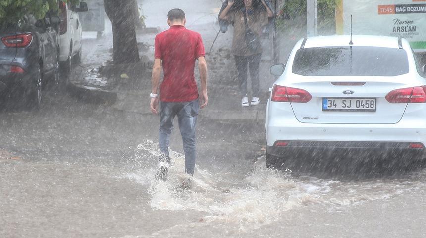 Sıcak hava kısa bir süre gidiyor; İstanbul ve Ankara dahil 14 il için sarı ve turuncu kodlu uyarı! Sel ve su baskınlarına dikkat…