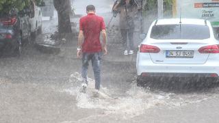Sıcak hava kısa bir süre gidiyor; İstanbul ve Ankara dahil 14 il için sarı ve turuncu kodlu uyarı! Sel ve su baskınlarına dikkat…