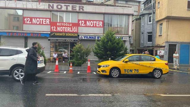 Beyoğlu'nda sabah saatlerinde panik anları! Taksiden inip caddede rastgele ateş açtı 640xauto