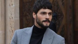 Annesinin ölümüyle yıkıldı! Akın Akınözü'nden günler sonra ilk paylaşım