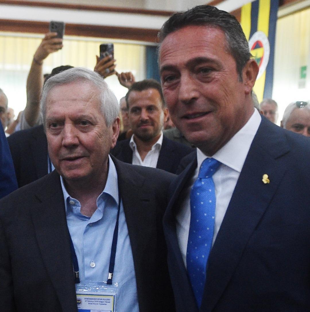 Fenerbahçe de Seçimli Olağanüstü Genel Kurul öncesi Aziz Yıldırım Vizyon 2035 toplantısına katıldı!   Geçen Divan a gittim. Rezilliği gördüm   dedi ortalık karıştı... 4