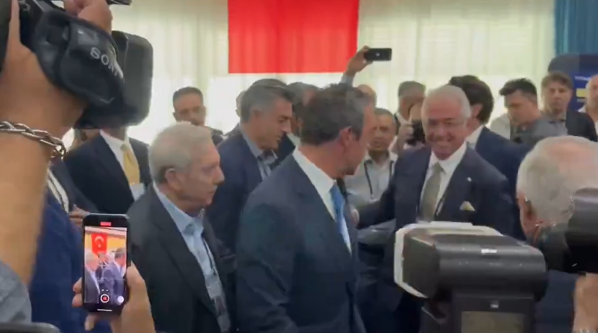 Herkes bu anı merakla bekliyordu! Aziz Yıldırım Divan Kurulu toplantısına katıldı, Ali Koç ile karşılaştı ve...