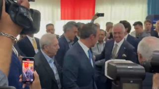 Herkes bu anı merakla bekliyordu! Aziz Yıldırım Divan Kurulu toplantısına katıldı, Ali Koç ile karşılaştı ve...