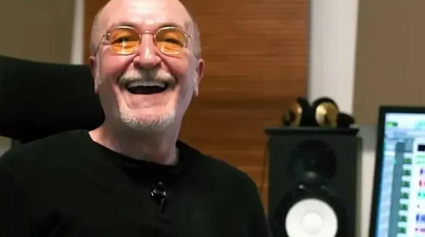 Hollywood yıldızlarının sesi hayatını kaybetti 