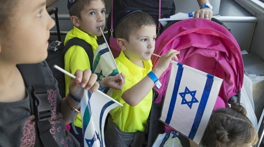 İsrail ordusundan öğrencilere 'Tanrı istemezse deprem olmaz' mesajlı eğitim kitapçığı