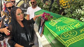 Safiye Soyman’ın oğlu Harun Akaröz'ün cenazesinde ayakta durmakta zorlandı! Oğlumu ellerimle yıkadım