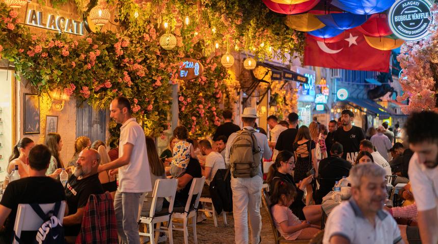2 bin liralık tıraş gündeme düşmüştü! Bu kez Alaçatı: 350, 500, 1000 TL... 'Sınıfsal tarife...'