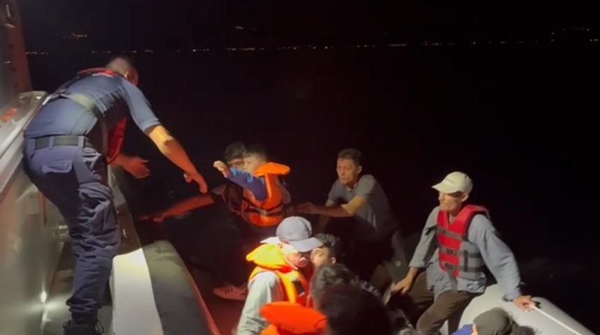Çanakkale açıklarında 49 düzensiz göçmen yakalandı