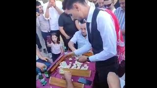 Düğün konvoyunun önünü kestiler! Damattan bahşişi böyle aldılar