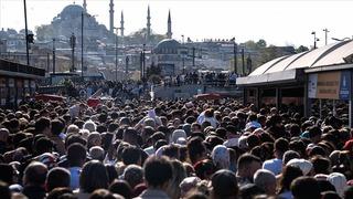 Türkiye'de her 3 kişiden biri yaşlı olacak! Genç nüfusun azalmadığı seçenek yok: İşte 2030, 2050 ve 2100 senaryoları