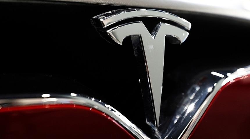 Tesla, milyonlarca aracını geri çağırdı! Sorun ise...